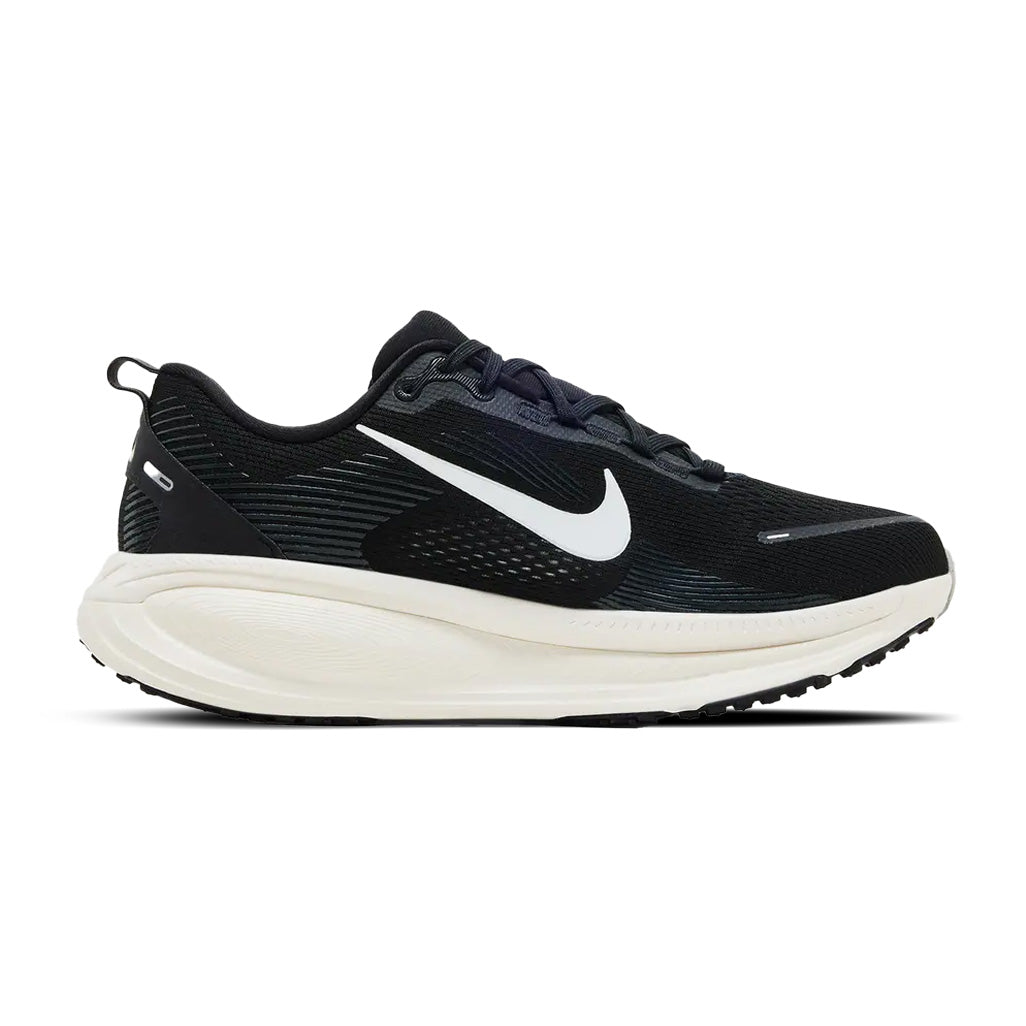 Nike Vomero 18 Black Coconut Milk Wide Fit