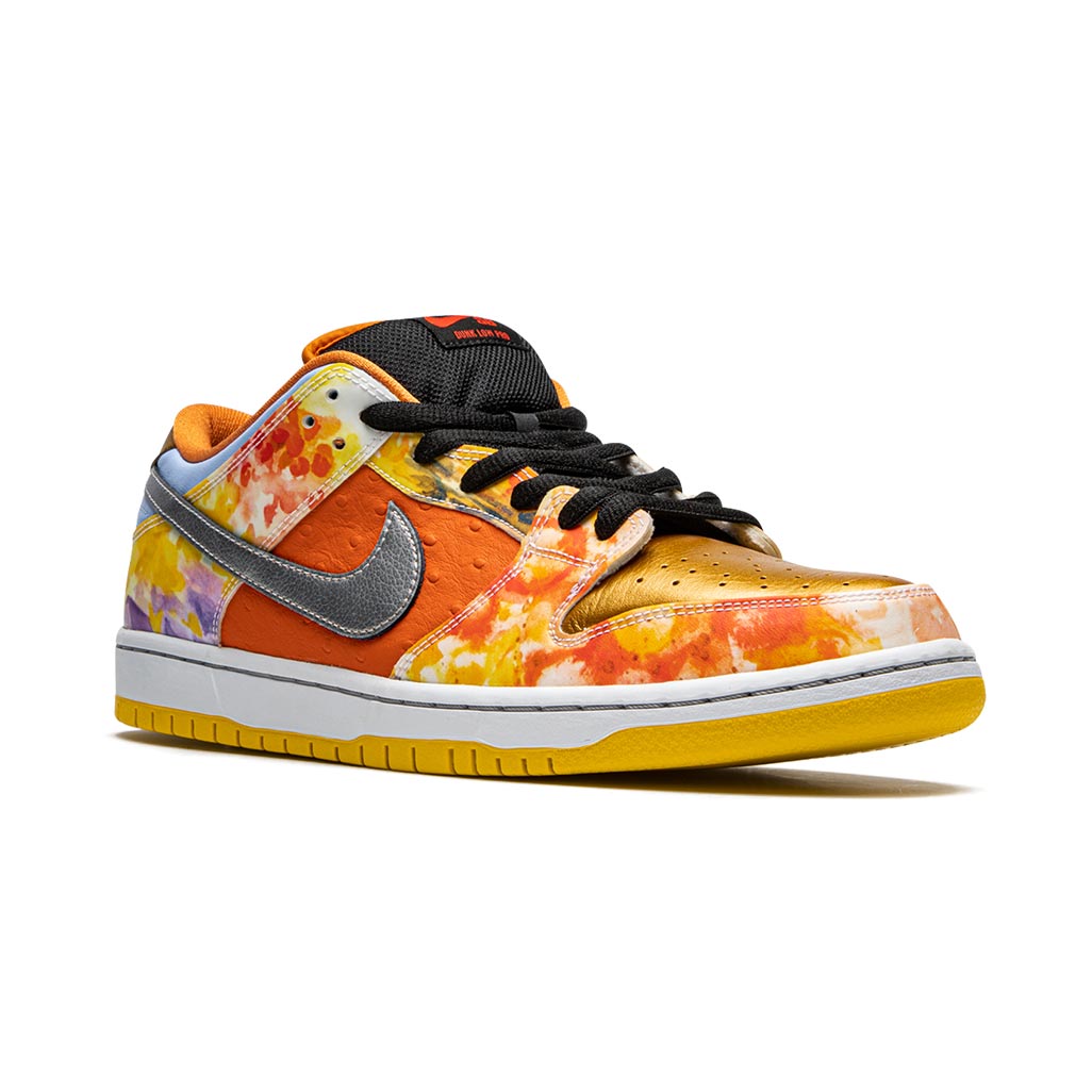 Nike SB Dunk Low Street Hawker 2021